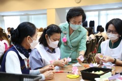 LINE_ALBUM_ดอกไม้จันทร์_๒๓๑๒๒๖_36