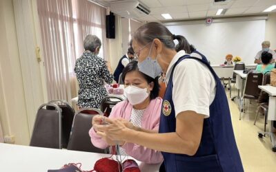 การประดิษฐ์หมวกไหมพรมสำหรับผู้ป่วยมะเร็ง