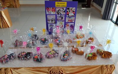 อาสาสมัครกาชาดจัดกิจกรรมการสอน “มาลัยรัก มาลัยบุญ” งานฝีมือพับมาลัยจากผ้า