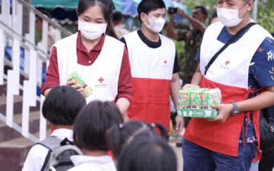 อาสาสมัครกาชาดลงพื้นที่ตรวจสุขภาพ ร่วมกับมูลนิธิ พอ.สว.