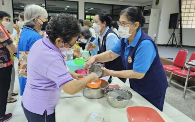 อาสาสมัครกาชาดส่งเสริมความรู้คู่สุขภาพแก่ผู้สูงวัย