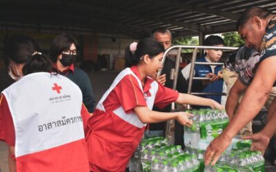 ธารน้ำใจ สู้ภัยน้ำท่วม