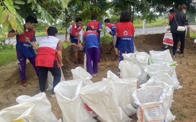 อาสายุวกาชาดโรงเรียนสุโขทัยวิทยาคมพร้อมรับมือสถานการณ์น้ำท่วม