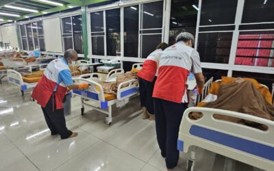 คณะอาสาสมัครกาชาด นำโดย ดร.ธนันท์นพร ปราบชนะ จันทรเสน จัดกิจกรรมอาสาสมัครกาชาดร่วมใจดูแลพระสงฆ์อาพาธระยะสุดท้าย