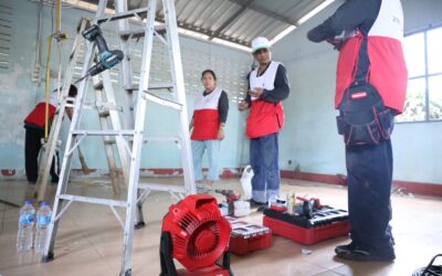 อาสาสมัครกาชาดร่วมปฏิบัติงานฟื้นฟูสถานศึกษา