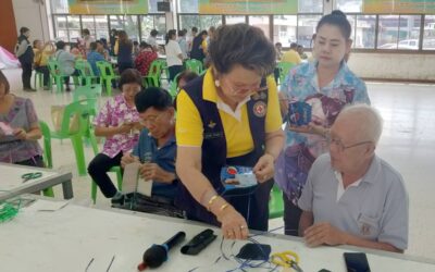 โครงการอาสาสมัครกาชาดสร้างอาชีพสู่ชุมชน สอนสาธิตการนำกระป๋องเครื่องดื่มผลิตชิ้นงานเพิ่มมูลค่า