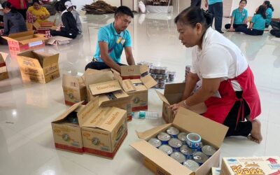 อาสาสมัครกาชาด อาสาสมัครกาชาด ชมรมอาสายุวกาชาด สกร.ระดับอำเภอกระบุรี บรรจุชุดธารน้ำใจ