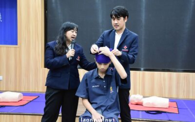 ชมรมอาสายุวกาชาดโรงเรียนเตรียมอุดมศึกษาพัฒนาการ นนทบุรี จัดการอบรมอาสายุวกาชาด เรื่องการปฐมพยาบาลเบื้องต้น ให้แก่สมาชิกชมรมอาสายุวกาชาด จำนวน 54 คน