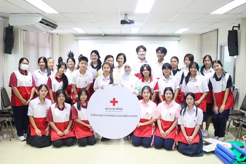 พลังใจอาสาสมัครกาชาด สร้างสรรค์สื่อนันทนาการ เติมสุขผู้สูงวัยในกรุงเทพฯ