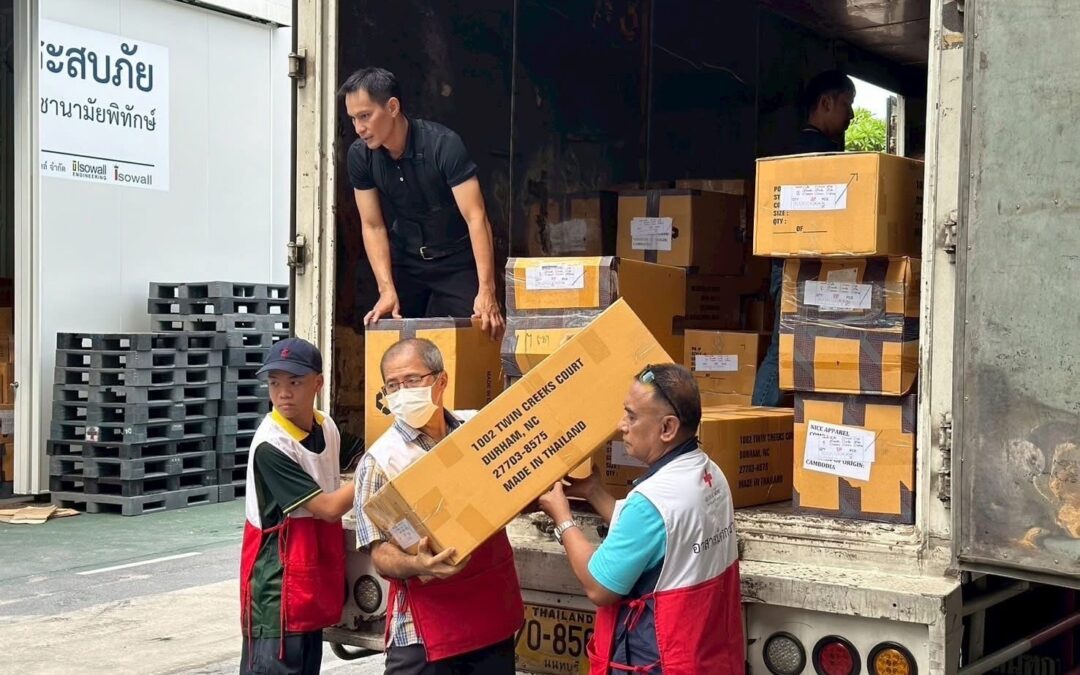 สภากาชาดไทยเร่งช่วยผู้ประสบภัย! อาสาสมัครกาชาดช่วยขนของ เตรียมพร้อมส่งถึงผู้ประสบเหตุในจังหวัดสุรินทร์