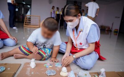 อาสาสมัครกาชาด จากจากคณะพยาบาลศาสตร์ มหาวิทยาลัยเวสเทิร์น วิทยาเขตบุรีรัมย์