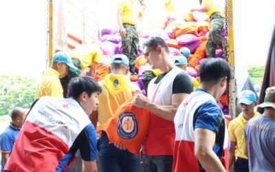 อาสาสมัครกาชาด จำนวน 60 คน ร่วมบรรจุถุงยังชีพพระราชทาน มูลนิธิอาสาเพื่อนพึ่ง(ภาฯ) ยามยาก สภากาชาดไทย