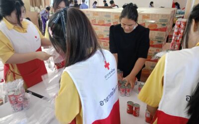 ชมรมอาสายุวกาชาดโรงเรียนหันคาพิทยาคม ร่วมกับสำนักงานเหล่ากาชาดจังหวัดชัยนาท จัดกิจกรรมบรรจุ “ชุดธารน้ำใจสู้ภัยน้ำท่วม”