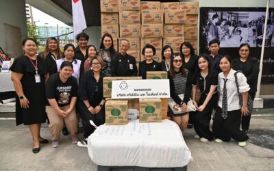 คณะผู้บริหารรับมอบสิ่งของช่วยเหลือผู้ประสบภัยน้ำท่วมภาคใต้