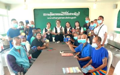 คณะอาสาสมัครกาชาดสอนสาธิตกิจกรรม “สร้างมูลค่าเพิ่มเสริมรายได้”