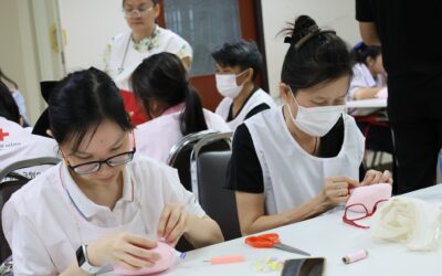 พลังความดี! อาสาสมัครสภากาชาดไทย ร่วมเย็บเต้านมเทียม 200 เต้า ส่งต่อรอยยิ้มให้ผู้ป่วยมะเร็ง เพราะกำลังใจสร้างได้ด้วยมือเรา…