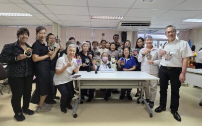 โครงการอาสาสมัครกาชาดปันความรู้ฯ ครั้งที่ 3 ฝึกทักษะทำผ้าเช็ดมือแบบแขวน DIY สร้างอาชีพและลดรายจ่าย 