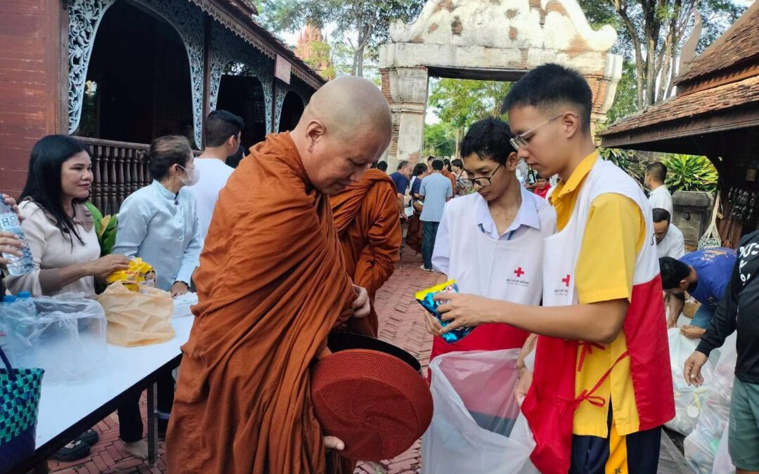 อาสาสมัครกาชาดร่วมภารกิจ “สายธารบุญ หลอมรวมใจ แห่งศรัทธา” ส่งต่อพลังแห่งการให้สู่กลุ่มเปราะบางทางสังคม